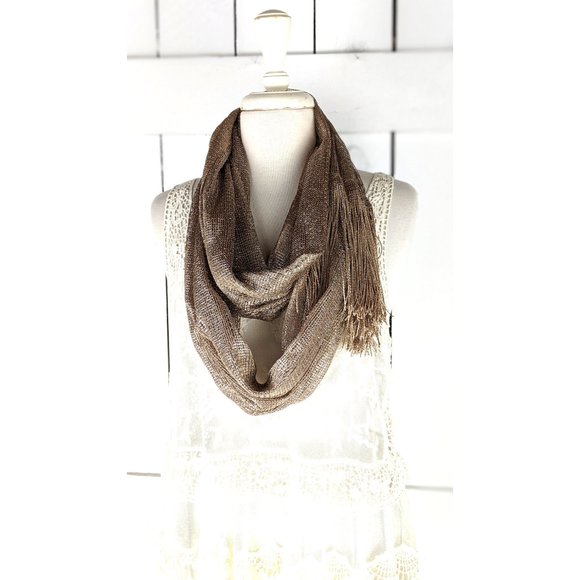 Metallic champagne gold mesh open weave infinity reversible  fringe scarf - Picture 4 of 6